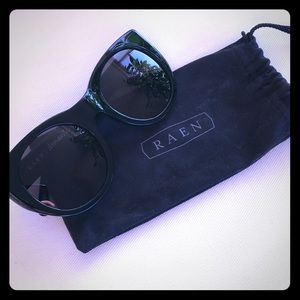 Raen Durante black sunnies